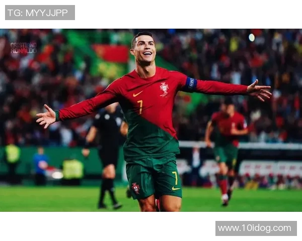 C罗经典庆祝动作解析 如何演绎足球场上的激情与荣耀