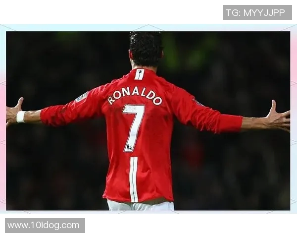 3号红白色球衣背后闪耀的足球明星与传奇生涯解析