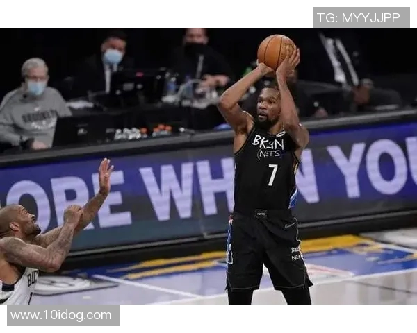 一加12手机壳联名足球球星款式发布点亮球迷心潮