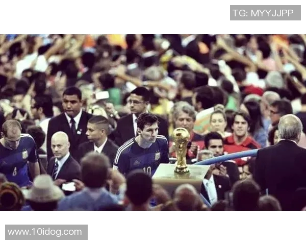 历届足球巨星风采回顾 从贝利到梅西的传奇之路 历届足球巨星风采回顾 从贝利到梅西的传奇之路